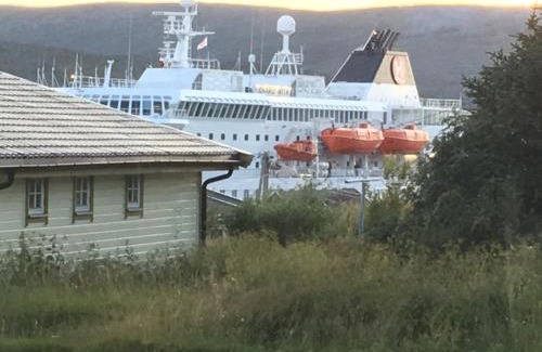 Mehamn Apartment | Discover The Blue House at The End Of The World II