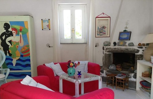Piscita House | Guest Rated 10/10: Blue House with Oceanfront Pool