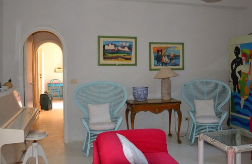Piscita House | Guest Rated 10/10: Blue House with Oceanfront Pool