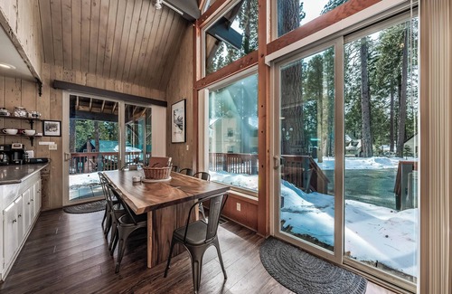 Shaver Lake Cabin | Bluejay Cabin: Ideal Getaway Near the Lake with Great Amenities