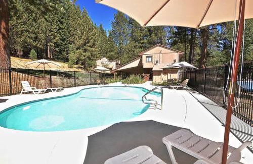 Lakeshore Apartment | Premier Family Retreat at Blue Jay Condominium with Pool