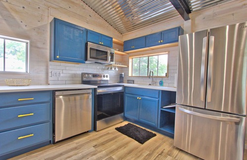 Blanco Cabin | Blue Jay Getaway: Pet-Friendly Retreat Near Downtown Blanco