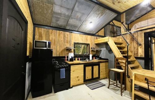 Powell Cabin | Unforgettable Blue Jean Cabin: Family-Friendly Retreat