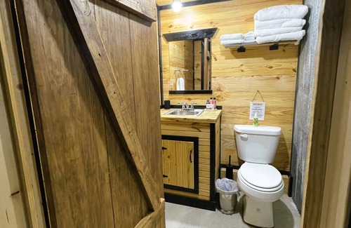 Powell Cabin | Unforgettable Blue Jean Cabin: Family-Friendly Retreat