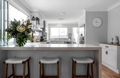 Vincentia House | Discover Blue Lagoon: Oceanfront Getaway with Pool Access