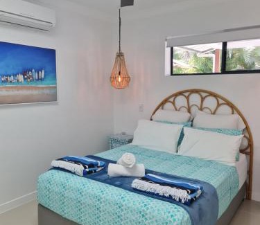 Trinity Beach Apartment | Serene Blue Lagoon Tropical Sanctuary with Oceanfront Views