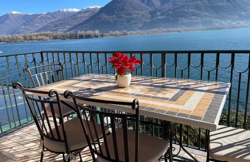 Lovere Apartment | Perfect Getaway at Blue Lake: Pet & Child Friendly Stay