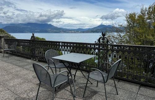 Gonte Apartment | Blue Lake View