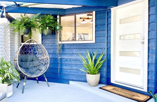 Katoomba House | Blue Lily Bungalow: Pet-Friendly Cottage Near Katoomba