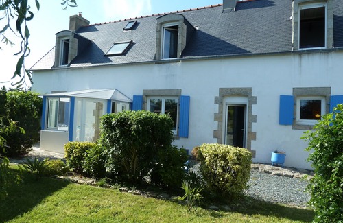 Penmarch House | Idyllic Blue Longere by the Sea with Oceanfront Views