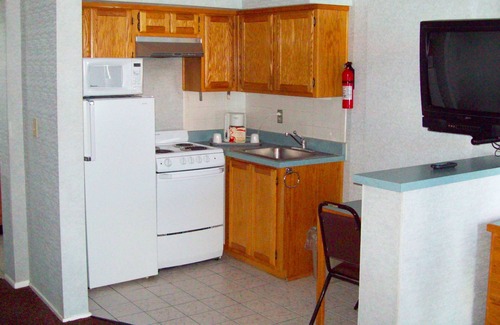 Florence Hotel | Cozy Blue Mist Motel in Florence with Family Amenities