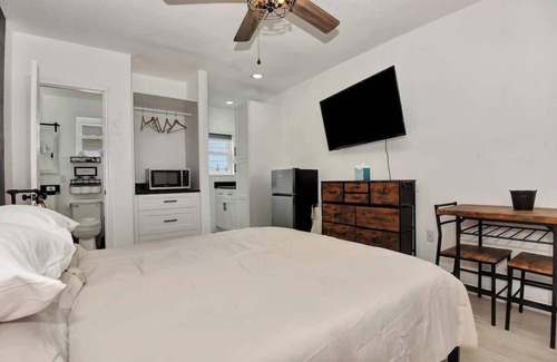 Daytona Beach Shores Hotel | Oceanfront Retreat at Blue Mist Motel - Room #4 Awaits!
