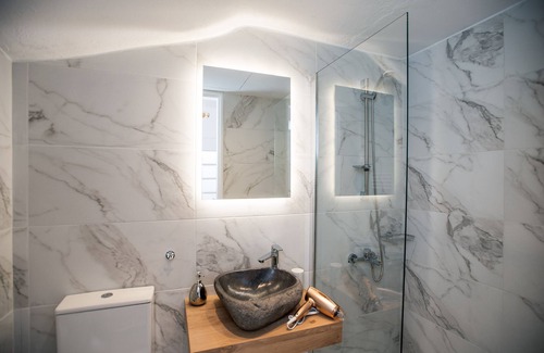 Arachova House | Cozy Blue Mountain Guesthouse in Arachova with Spa Access
