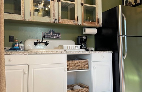 Historic Downtown Apalachicola House | Discover the Blue Moon Carriage House Loft in Apalachicola