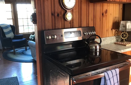 Pemaquid Point Cottage | Cozy Pemaquid Point Cottage with Ocean View Near Lighthouse