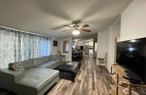 Medina House | Pet-Friendly Blue Moon: Hilltop Views & Medina River Bliss