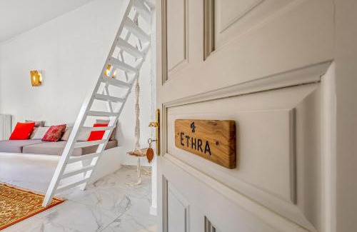 Arachova Apartment | Relax at Blue Mountain Guesthouse with Hot Tub & Breakfast