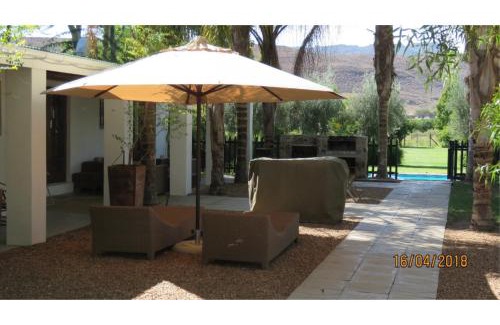 Cederberg House | Idyllic Blue Mountain View Cottages with Pool & Kitchen