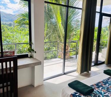 Dambulla House | Scenic Blue Mountains View with Breakfast & Family-Friendly Amenities