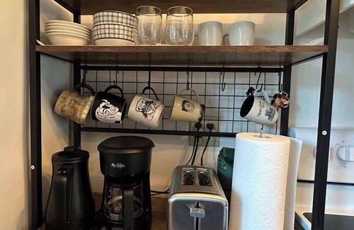 Port Angeles House | Pet-Friendly Blue Mtn Bungalow: Modern Cabin Escape
