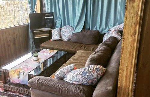 Kiten House | Family-Friendly Retreat at Blue Oasis with Pet Amenities