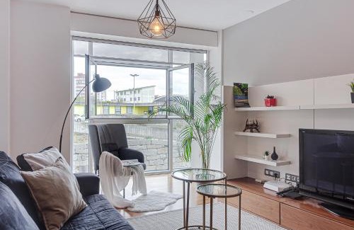 La Coruna Apartment | Oceanfront Blue Ocean Apartment with Pet-Friendly Amenities