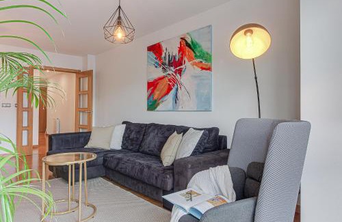 La Coruna Apartment | Oceanfront Blue Ocean Apartment with Pet-Friendly Amenities