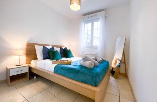 Corbeil-Essonnes Apartment | Blue Pearl Hotel: Family-Friendly with Easy Gare RER Access
