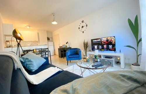 Corbeil-Essonnes Apartment | Blue Pearl Hotel: Family-Friendly with Easy Gare RER Access