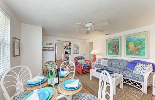 Holmes Beach House | Unforgettable Blue Pelican: Poolside Bliss Near the Beach