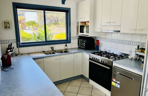 Waterhouse House | Relax at Blue Poles - Welcoming Pets and Families