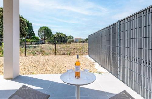 Morieres-les-Avignon Apartment | Discover Blue Provençal Appartement - Rated 9.7/10!