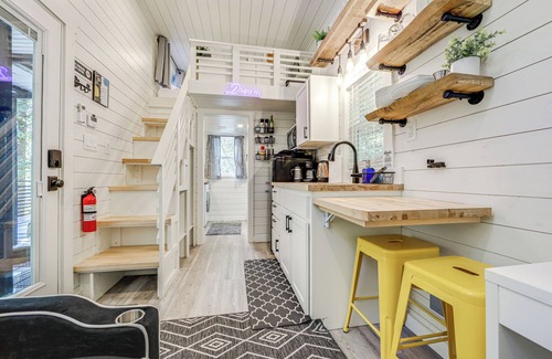 Old Fort Apartment | Blue Ridge Mountain Tiny Home: Escape to Nature!