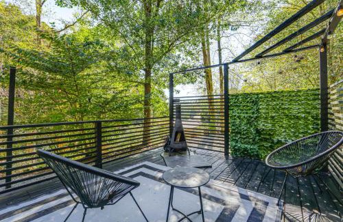 Old Fort Apartment | Blue Ridge Mountain Tiny Home Escape to Nature!