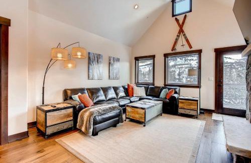 Willow Grove Apartment | Ideal Blue River Condo Unit 203 - Child Friendly Retreat