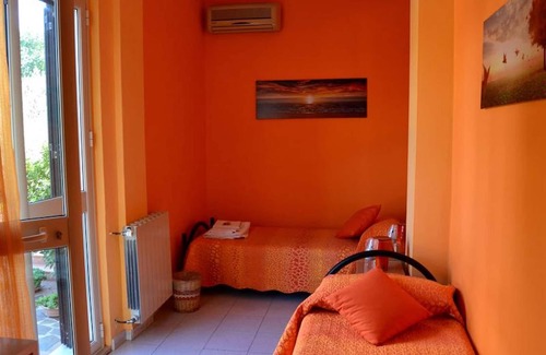 Caltanissetta Bed & Breakfast | Discover the Blue Room: Family-Friendly B & B in S. Elia