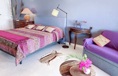 Grand Case House | Blue Room in Villa Diamant: Poolside Oasis with Sea Views