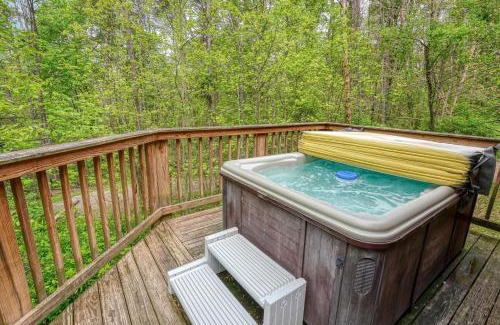 Logan House | Cozy Blue Rose Cabins with Hot Tub & Pet-Friendly Comfort