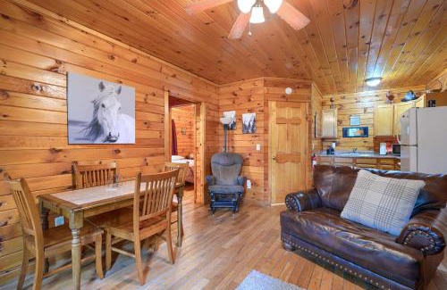 Logan House | Inviting Blue Rose Cabins - Family-Friendly Pine Ridge Retreat