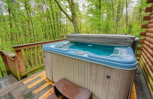 Logan House | Inviting Blue Rose Cabins - Family-Friendly Pine Ridge Retreat