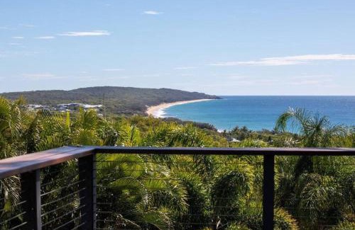 Agnes Water House | Blue Sapphire: Panoramic Ocean Views & Family-Friendly Fun