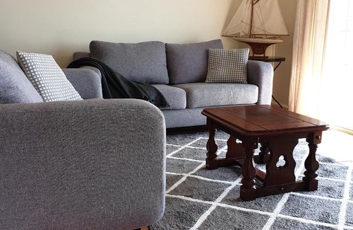 Tumby Bay House | Ideal Blue Seas: Beach Front Living with Ocean Views