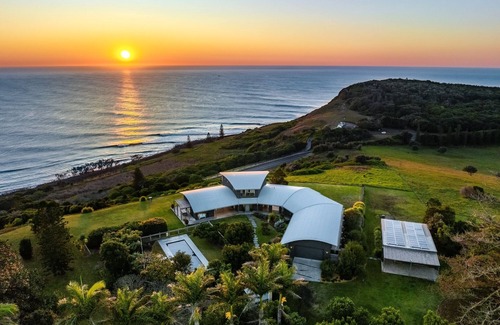 Lennox Head House | Experience Breathtaking Ocean Views at Blue Seas Hotel