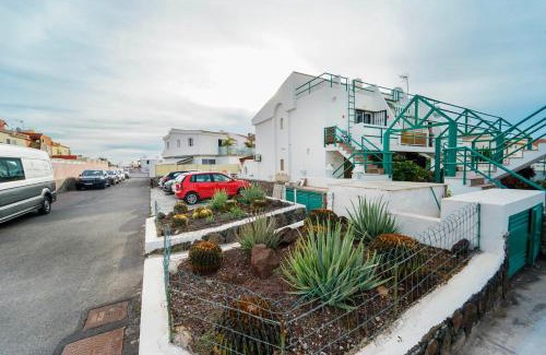 Sonnenland Apartment | Elegant Oceanfront Retreat: Blue Ski 6 by Homestaygrancanaria