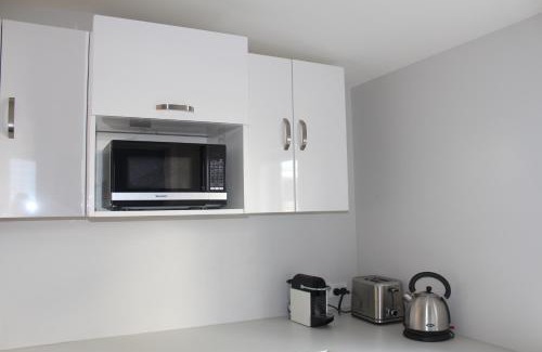 Lake Hayes Apartment | Pet-Friendly Blue Skies Guest Accommodation - Rated 9.9/10