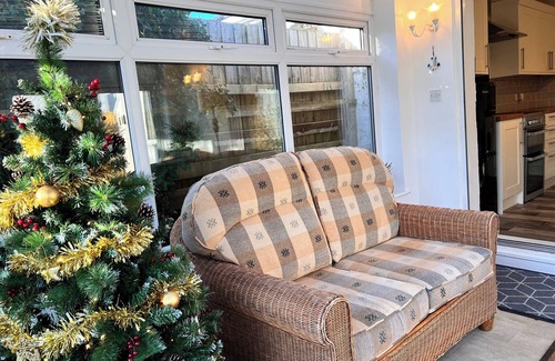 Pentraeth House | Dog-Friendly Family Bungalow with Oceanfront Views