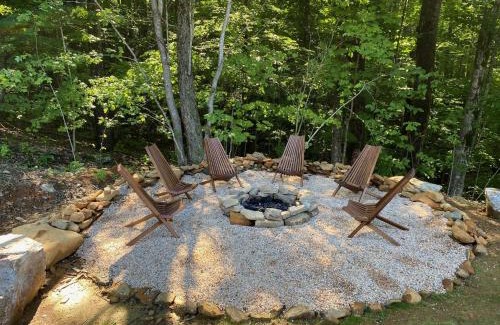 Jefferson House | Serene Blue Sky Cabin with Hot Tub and Breathtaking Views