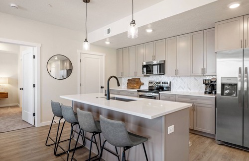 St. George Condo | Blue Sky Oasis: Relax by the Lagoon with Oceanfront Views
