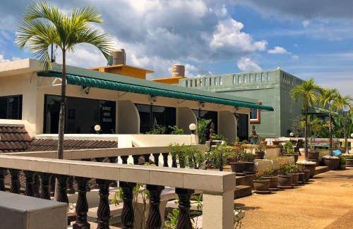 Nanai Road Hotel | Oceanfront Bliss at Blue Sky Residence with Pool Access