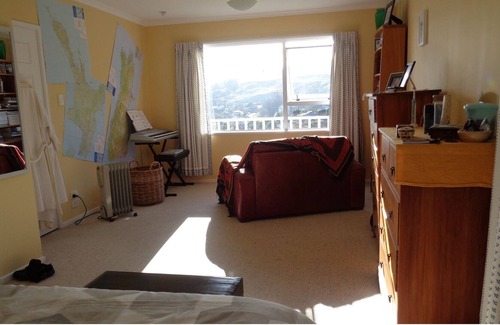 Atawhai House | Sunlit Retreat at Blue Sky View with Family-Friendly Perks